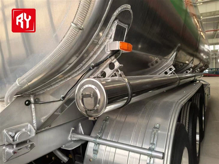 Ruiyuan brand 50 cubic meters 6 compartments aluminum alloy semi-trailer factory